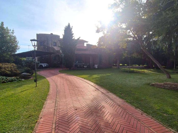 Casa con 6 locali in vendita in Ronchi Poveromo, Massa