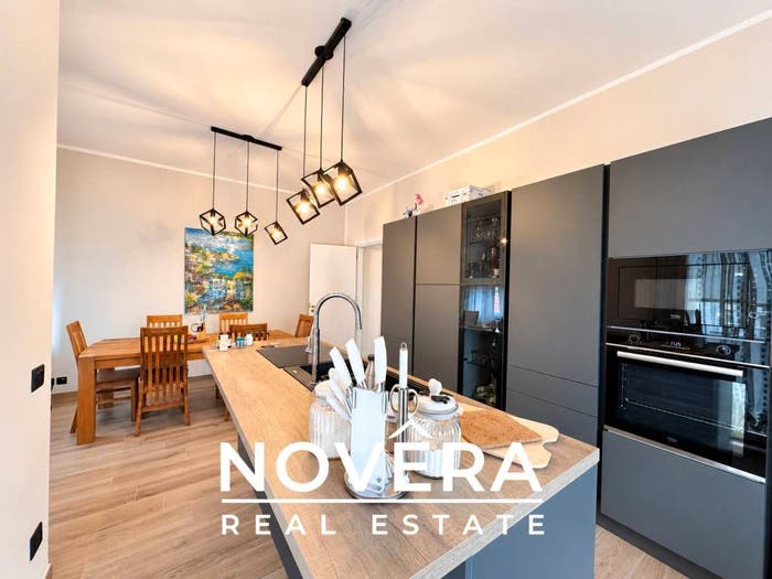 Appartamento trilocale in vendita in Via Vittorio Alfieri, Centro, Borgomanero