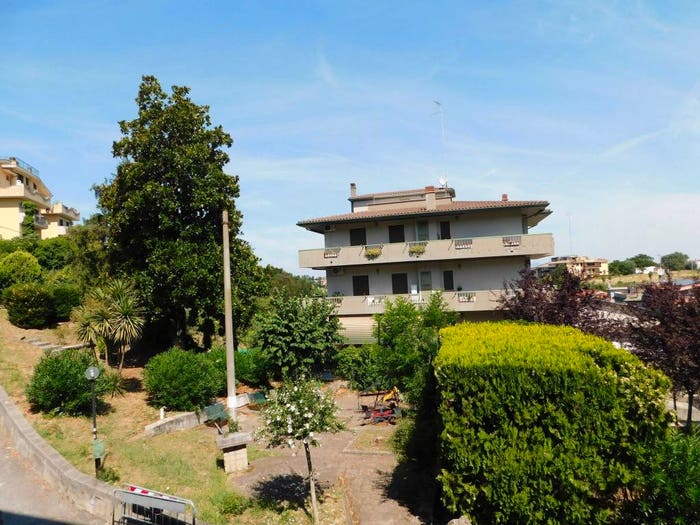 Appartamento quadrilocale in vendita in Via Nomentana, Centro, Mentana