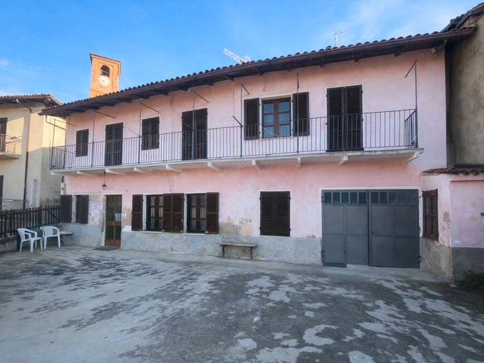 Casa quadrilocale in vendita in Via Aprile, Centro, Baldissero d'Alba