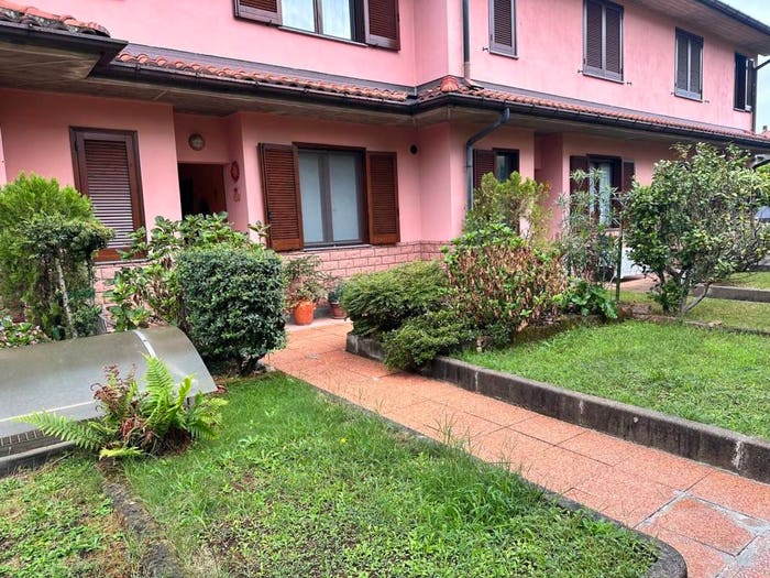 Casa quadrilocale in vendita in Via Santa Sofia, Centro, Binago