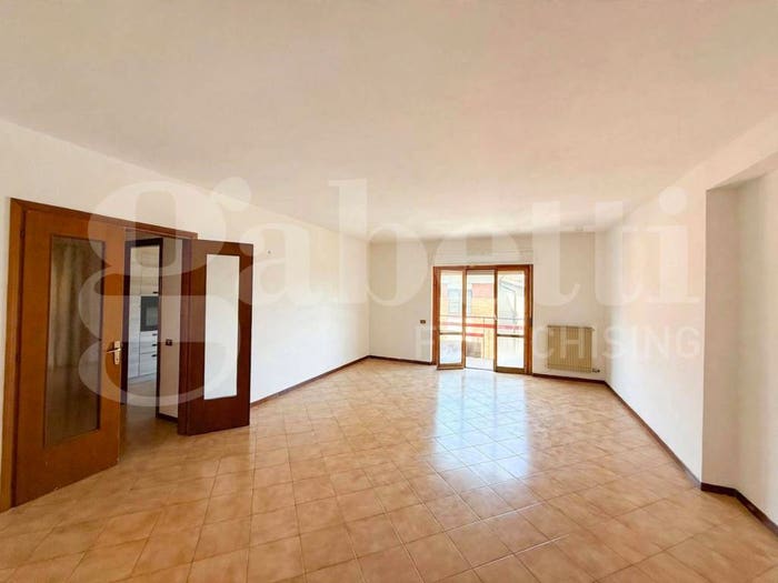 Appartamento quadrilocale in vendita in Via Camerano snc, Orte Scalo, Orte