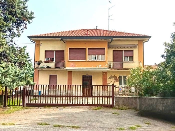 Casa quadrilocale in vendita in Via Verona, Semicentro, Cantù