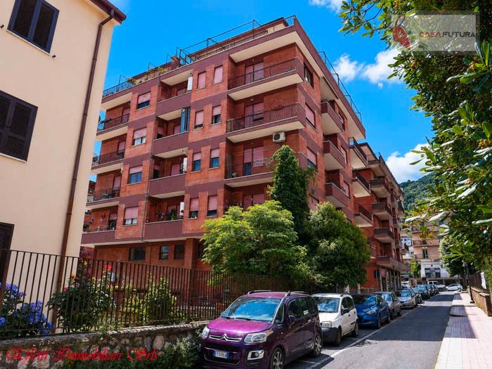 Appartamento con 5 locali in vendita in Via Trieste, Centro, Artena