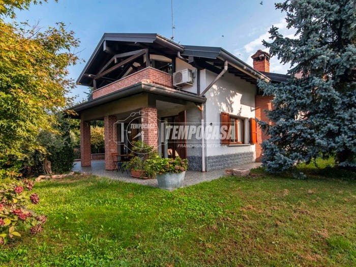 Casa quadrilocale in vendita in Via MONTE GRAPPA, Centro, Guanzate