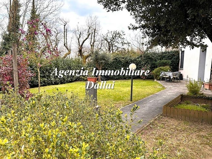 Casa quadrilocale in vendita in Via del Lago, Barberino di Mugello