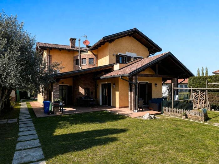 Casa con 6 locali in vendita in Strada Roaschia, Roaschia, Chieri