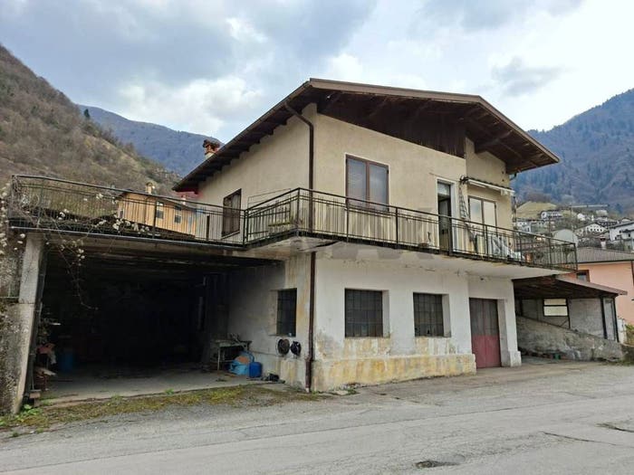 Casa con 6 locali in vendita in Via Marziai, Borgo Valbelluna