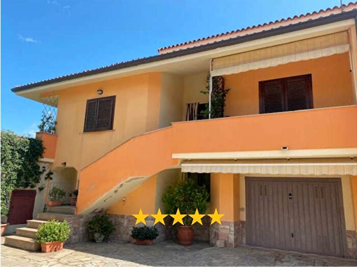 Appartamento con 6 locali in vendita in Via Pietro Lissia, Calangianus