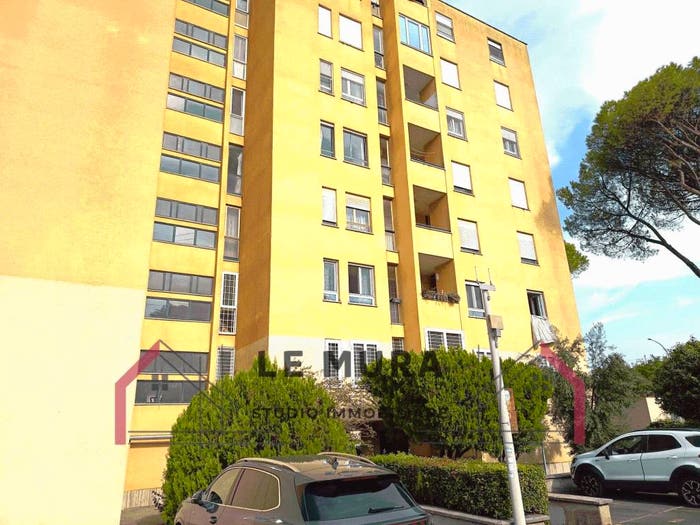 Appartamento con 5 locali in vendita in Via Bova, Appio Claudio Statuario, Roma