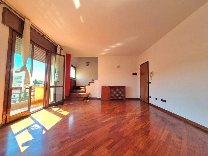 Appartamento quadrilocale in vendita in Piazzale di Porta Savonarola, San Giuseppe San Giovanni, Padova