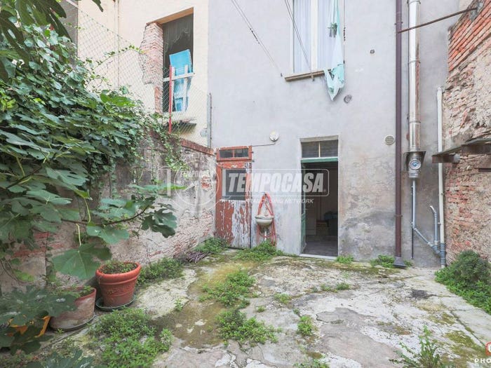 Appartamento con 6 locali in vendita in Via Luffo Numai, Centro Storico, Forlì
