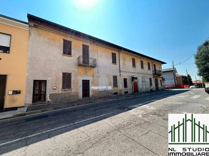 Casa con 6 locali in vendita in Via F Buffoni, Cardano al Campo
