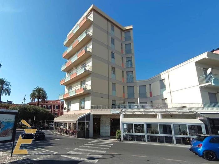 Appartamento trilocale in vendita in PIAZZA MARCONI, Centro, Albenga