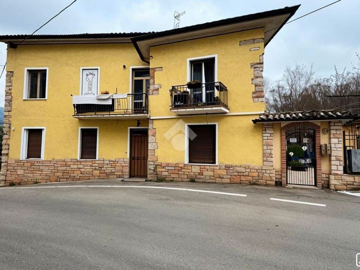 Casa con 5 locali in vendita in Via ombrini, Nuvolento