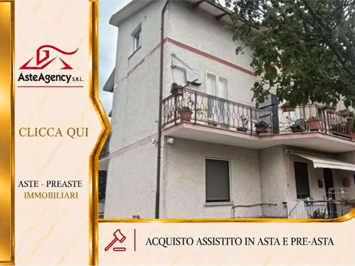 Appartamento quadrilocale in vendita in Via Monte Nero, Centro, Gualdo Tadino