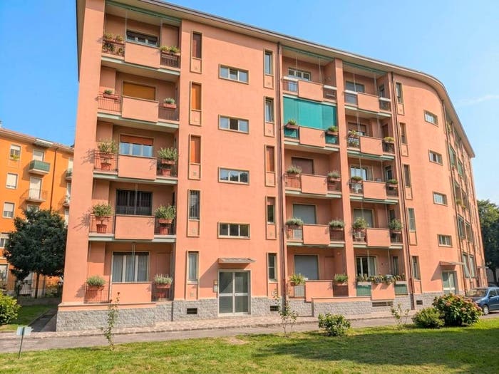 Appartamento trilocale in vendita in Via Val Bavona, Inganni, Milano