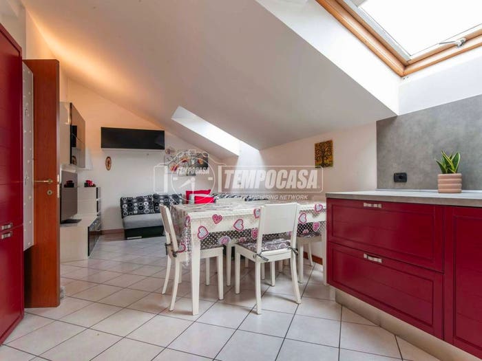 Appartamento trilocale in vendita in Via Piave, Olgiate Olona
