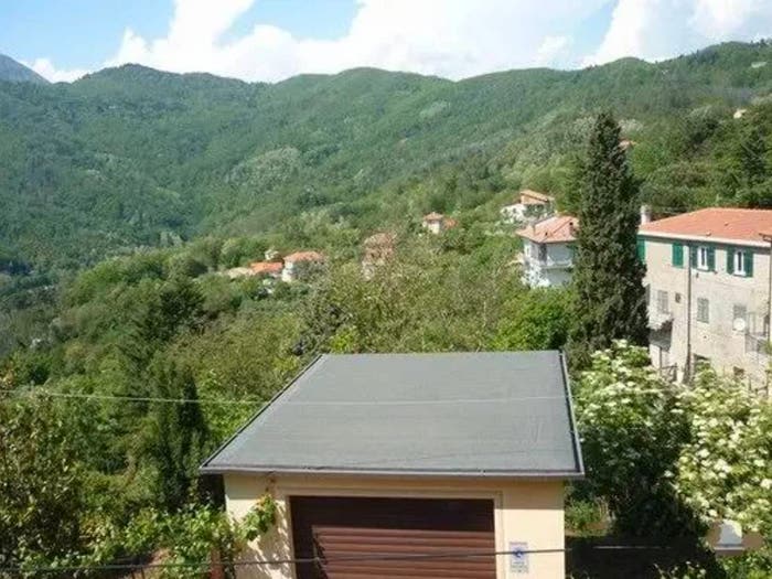 Casa quadrilocale in vendita in Via Strada Vecchia, Velva, Castiglione Chiavarese