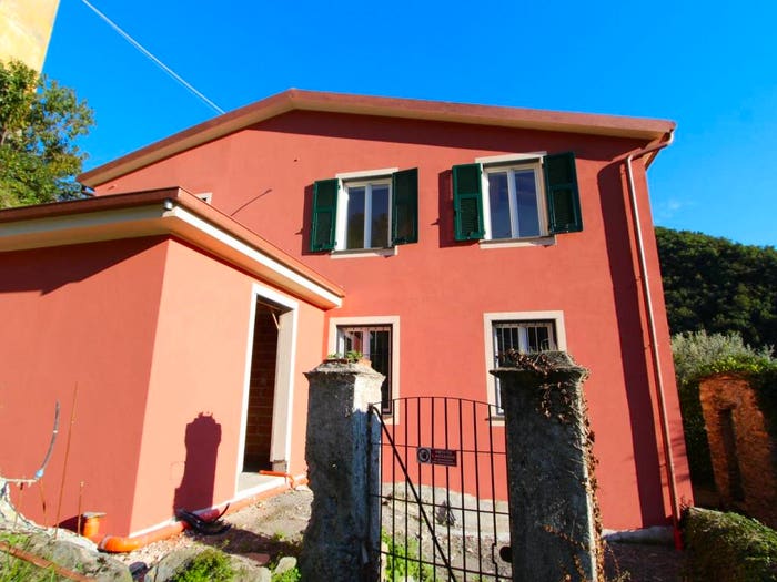 Appartamento trilocale in vendita in Via Rosaiolo, Salto Chiesa, Avegno