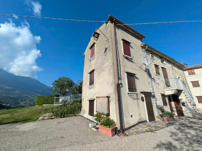 Casa bilocale in vendita in FRAINE ALTE, Ferrara di Monte Baldo