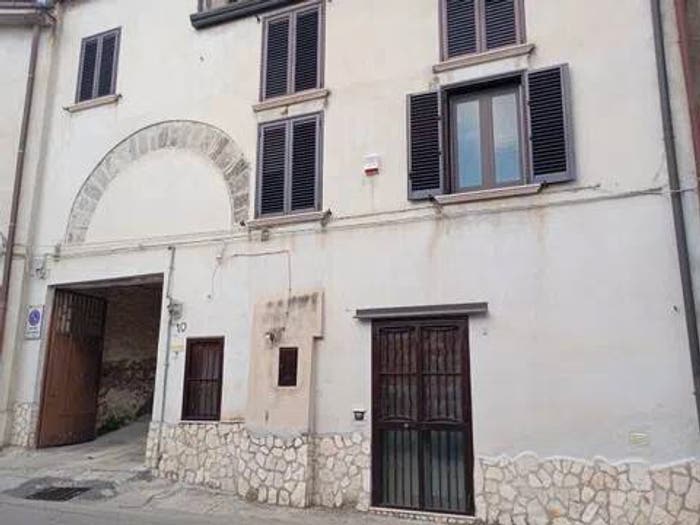 Appartamento quadrilocale in vendita in Via Andrea Iannelli, Mezzano, Caserta