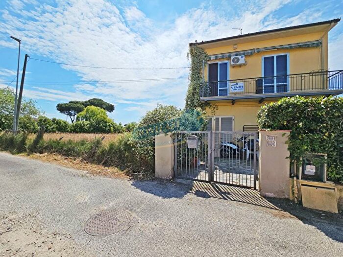 Casa con 6 locali in vendita in Torre del Lago, Viareggio