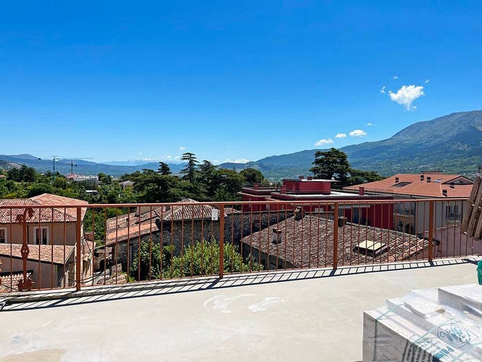 Casa con 6 locali in vendita in Via Celestino V, Villa Comunale, L'Aquila