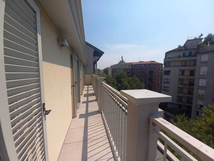 Appartamento quadrilocale in affitto in Via Solari, Solari, Milano