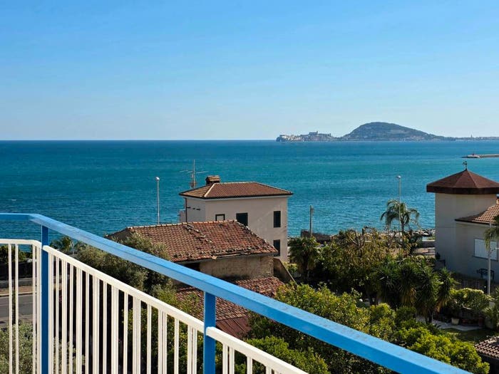 Appartamento quadrilocale in vendita in Via Giacomo Puccini, Centro, Formia