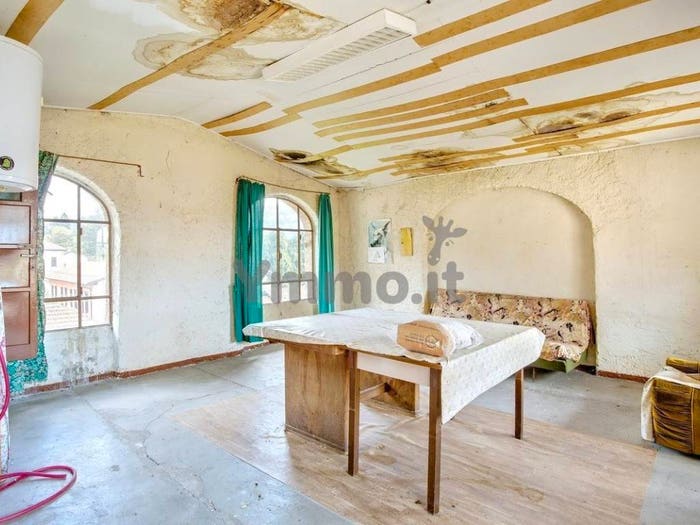Casa con 6 locali in vendita in Via Arcumeggia, Centro, Cuveglio