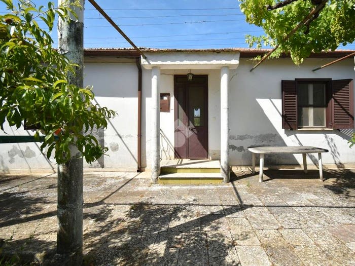 Casa trilocale in vendita in Via Di Mezzo, Sermoneta