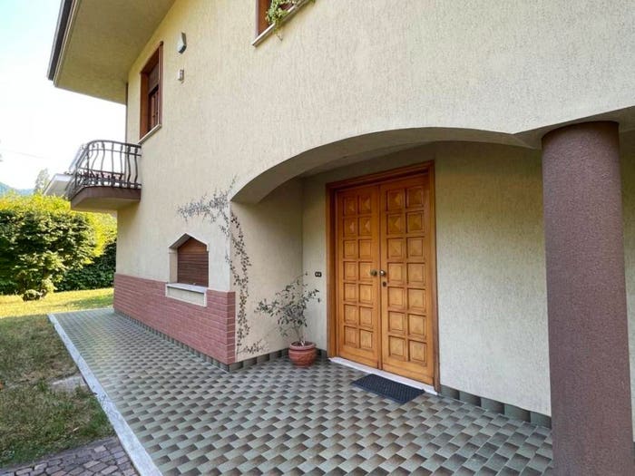 Casa con 6 locali in vendita in Via Trieste, Centro, Dronero