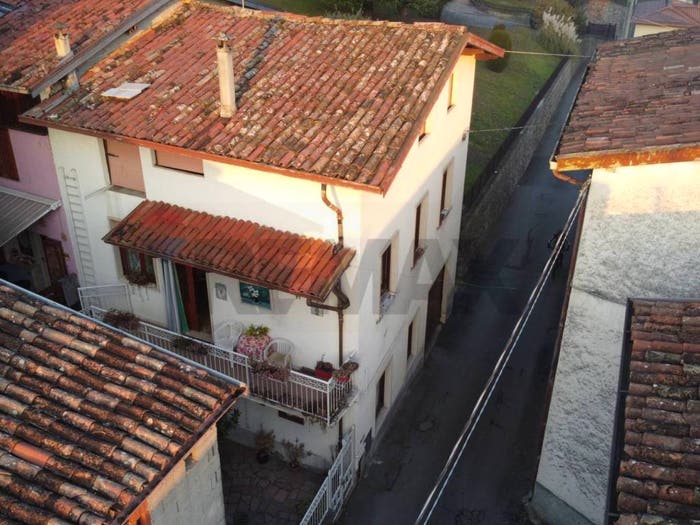 Casa trilocale in vendita in Endine, Endine Gaiano