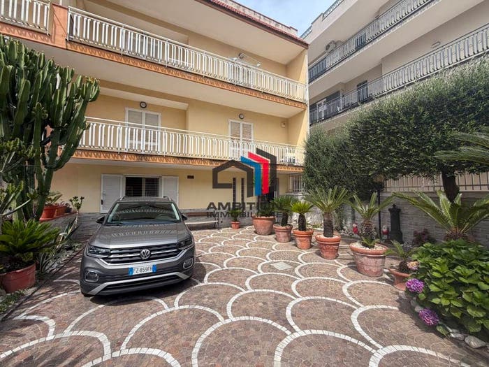 Casa con 5 locali in vendita in Via Eugenio Montale, Centro, Mugnano di Napoli