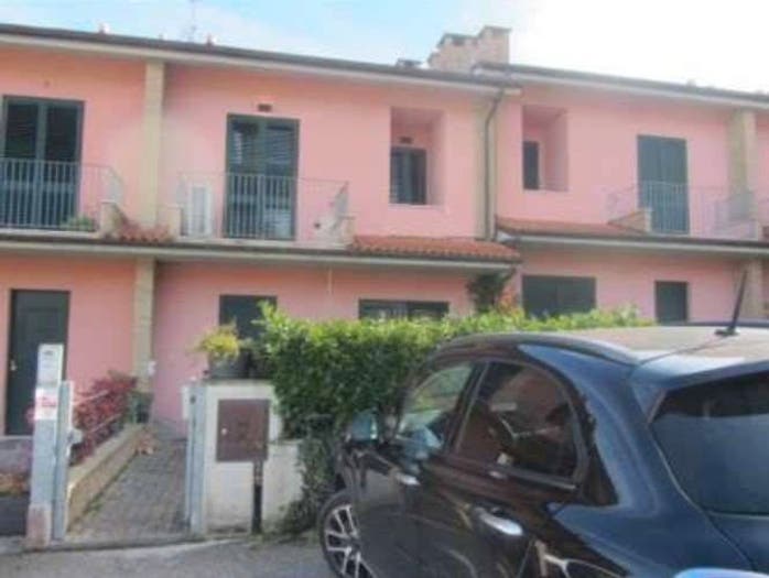 Casa con 6 locali in vendita in Via Del Colle, Centro, Serra Sant'Abbondio