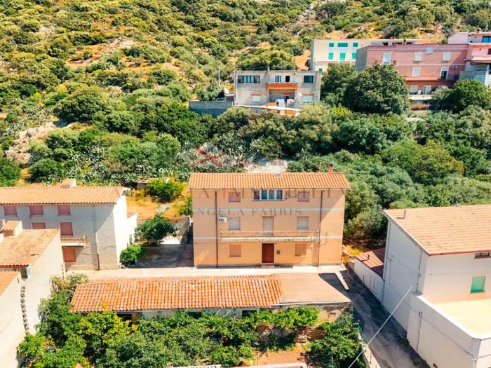 Casa con 6 locali in vendita in Via Giuseppe Mazzini, Centro, Lodè