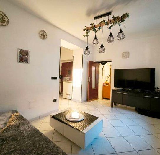 Appartamento con 5 locali in vendita in Piazza Bonuccelli, Miseglia Bedizzano Codena, Carrara