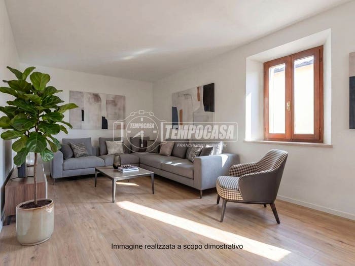 Appartamento trilocale in vendita in Piazza Repubblica, Bernate, Casale Litta