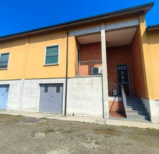 Casa trilocale in vendita in Via Roma, Valeggio