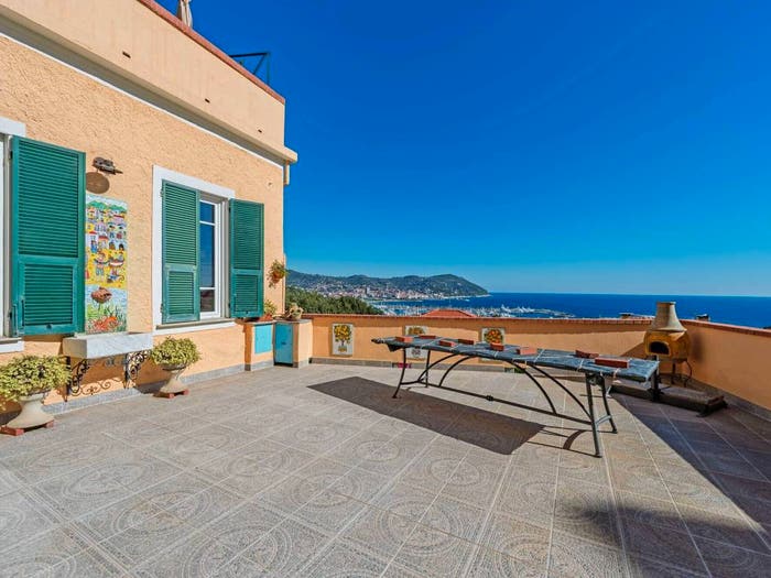 Appartamento con 5 locali in vendita in Via Domenico Acquarone, Porto Maurizio, Imperia