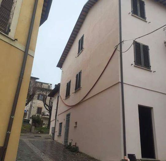 Appartamento con 5 locali in vendita in Via Del Colle Nocera Umbra, Nocera Umbra
