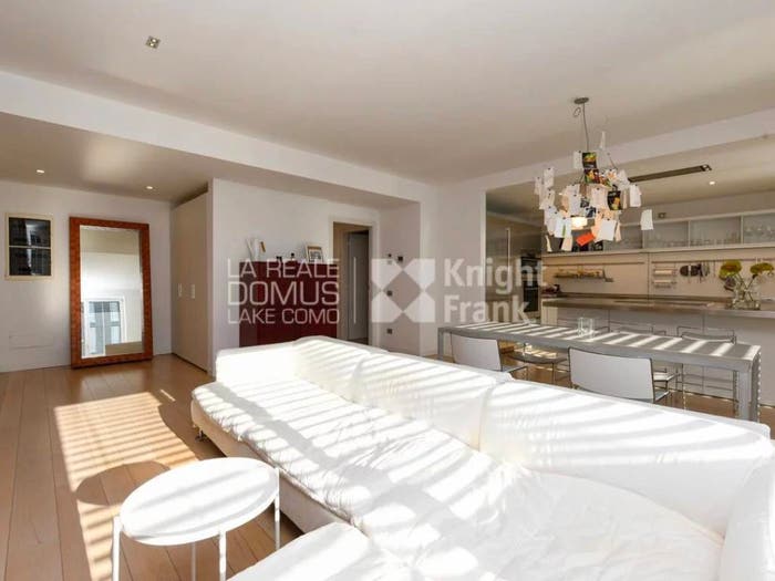 Appartamento trilocale in vendita in Via Morazzone, Borghi, Como