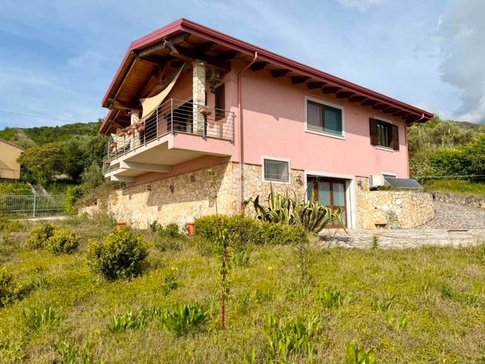 Casa quadrilocale in vendita in Contrada Piano delle Donne, Belvedere Marittimo