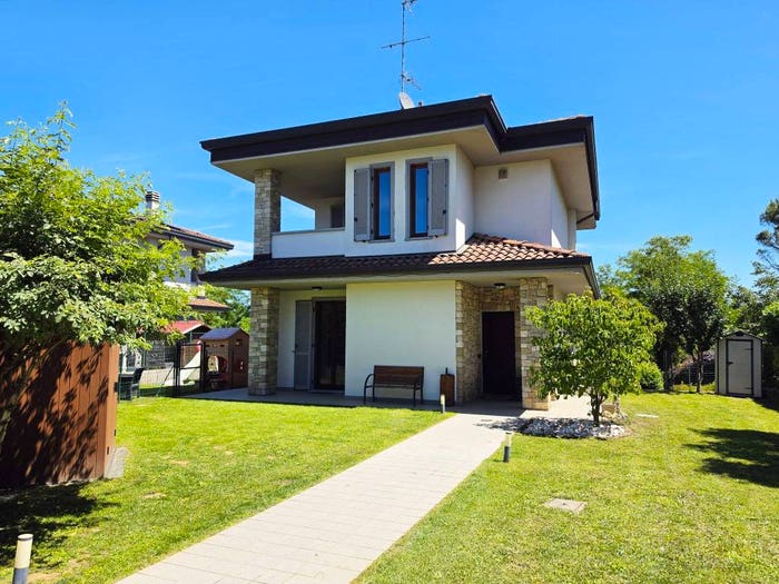 Casa quadrilocale in vendita in Via Luigi Verga, Cadorago Caslino Al Piano, Cadorago