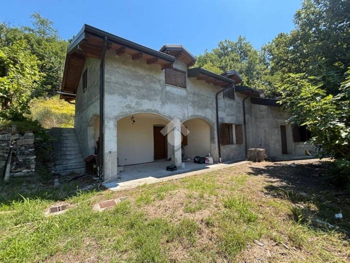 Casa con 5 locali in vendita in Località Villa Capanna, Centro, Stazzano