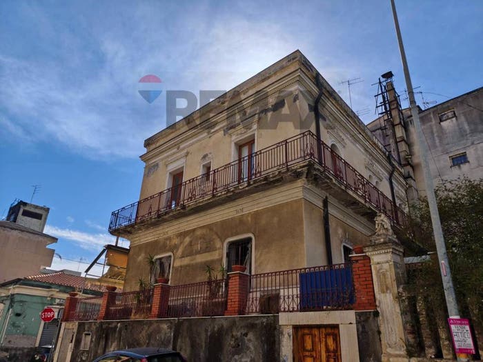Casa con 6 locali in vendita in via regina bianca, Picanello, Catania