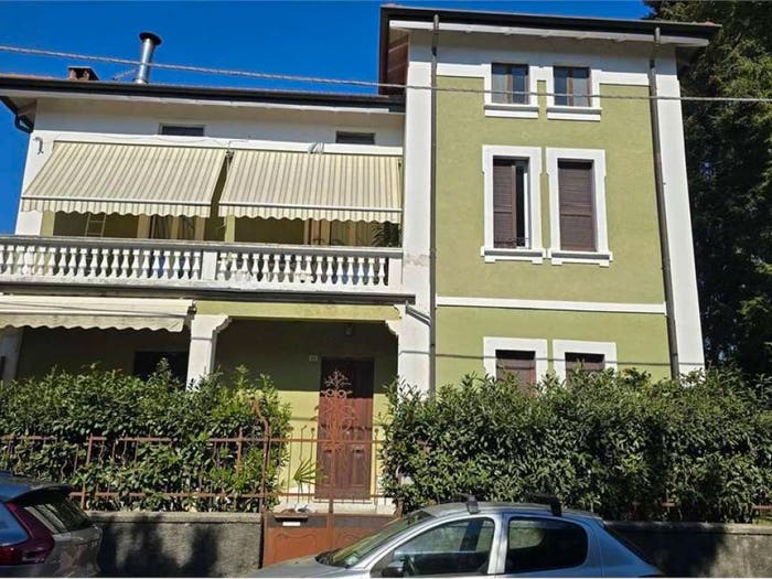 Appartamento quadrilocale in vendita in Via Roma, Centro, Besozzo