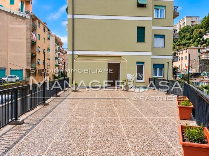 Appartamento trilocale in vendita in Via Giovanni Daneo, Quezzi, Genova