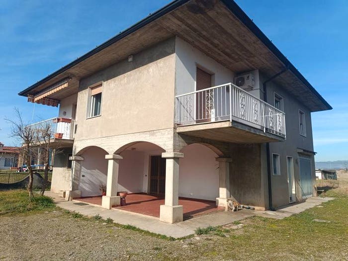 Casa con 6 locali in vendita in Cazzago San Martino